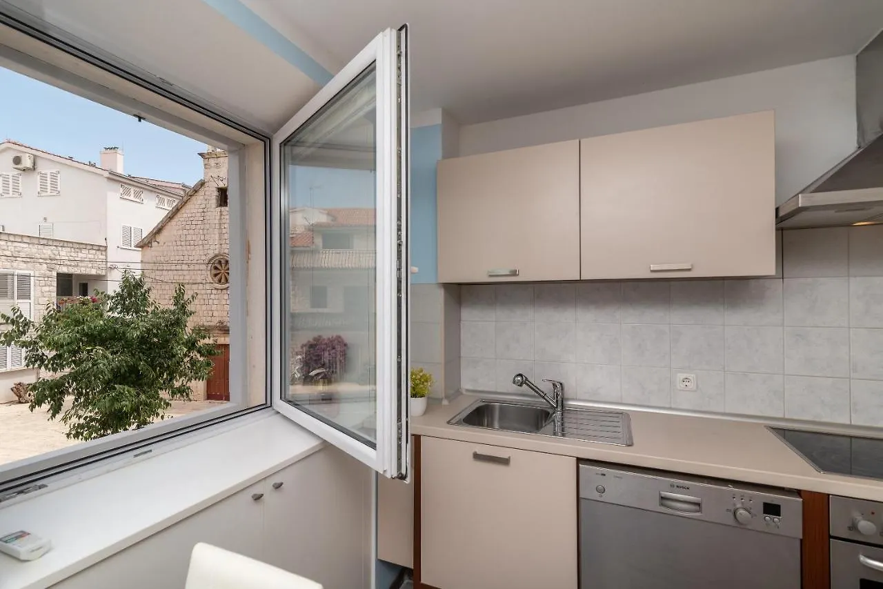 Apartments Leonarda Trogir