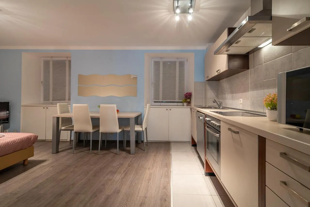 Apartments Leonarda Trogir