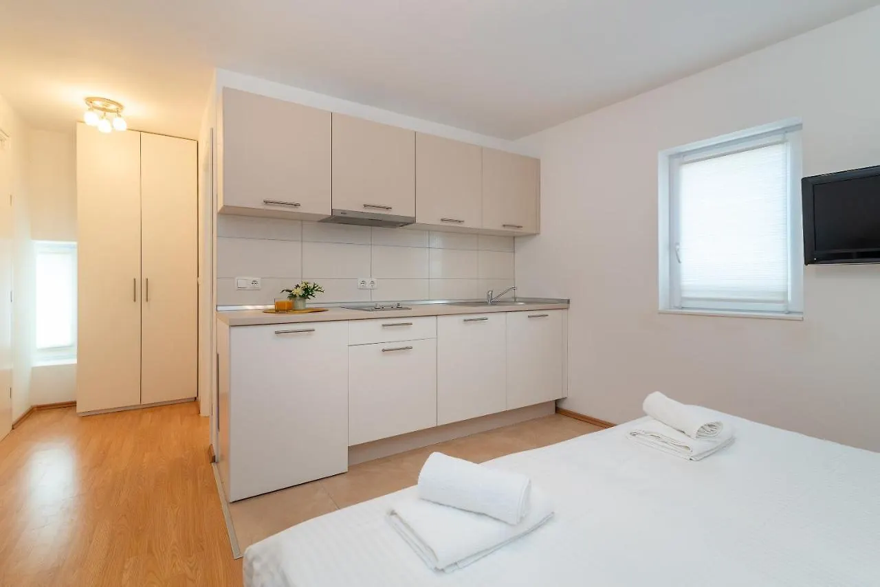Apartments Leonarda Trogir
