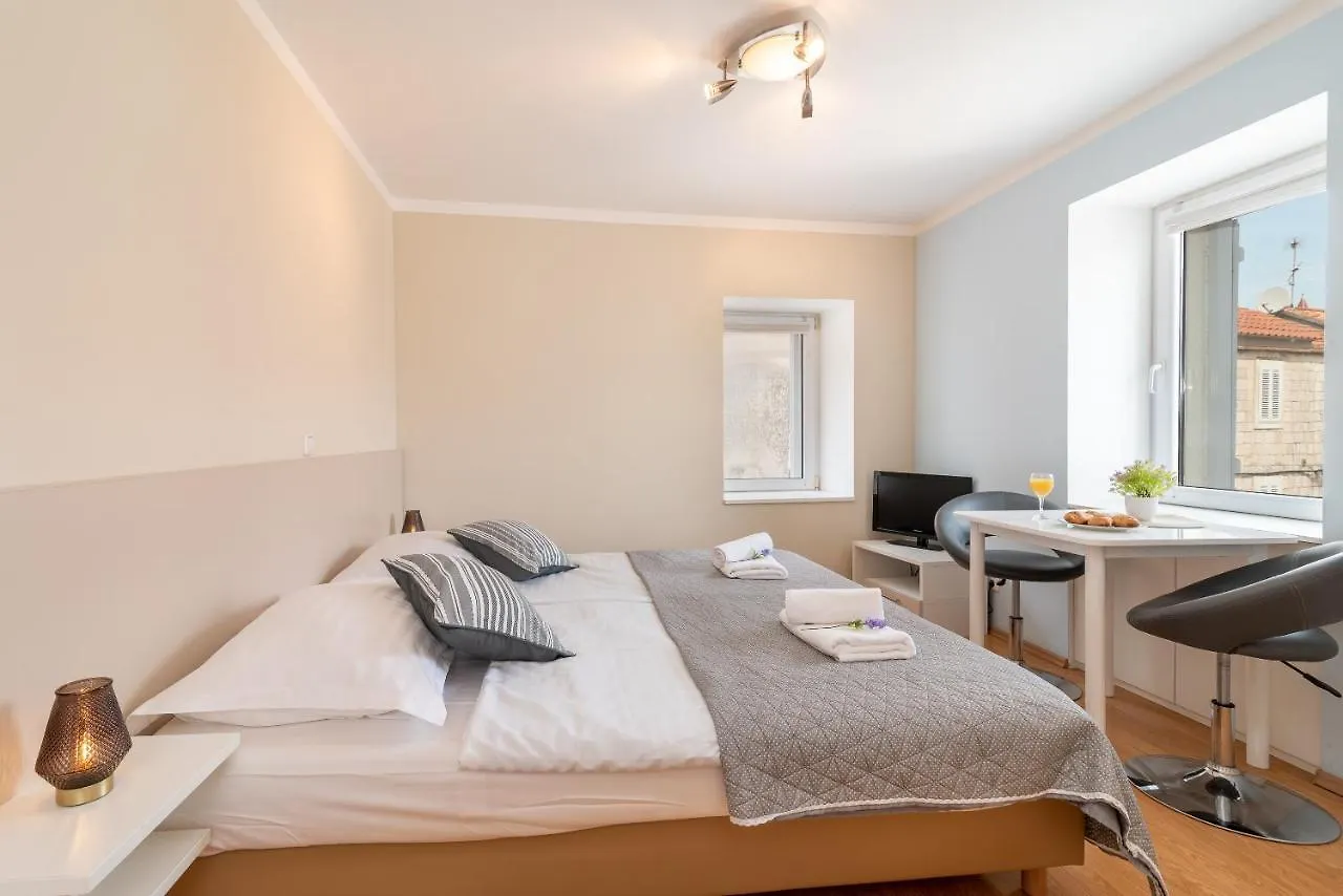 Apartments Leonarda Trogir