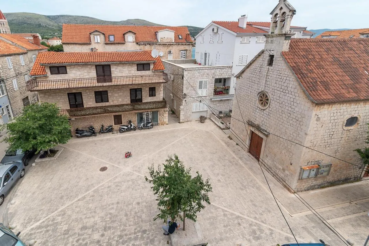 Apartments Leonarda Trogir 0*,
