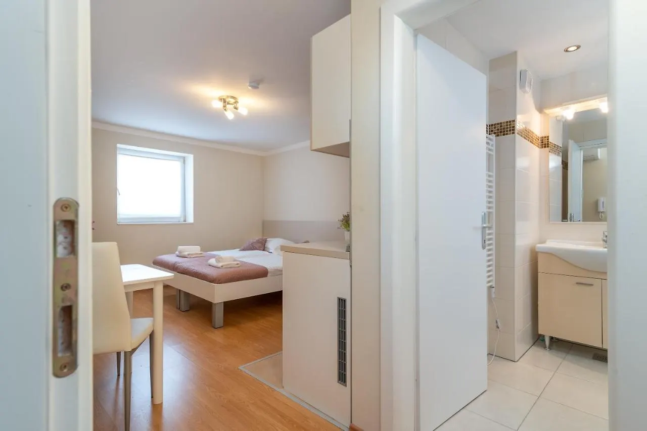 Apartments Leonarda Trogir