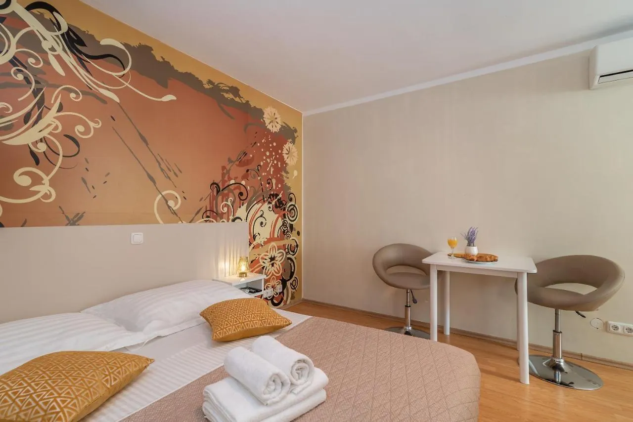Apartments Leonarda Trogir