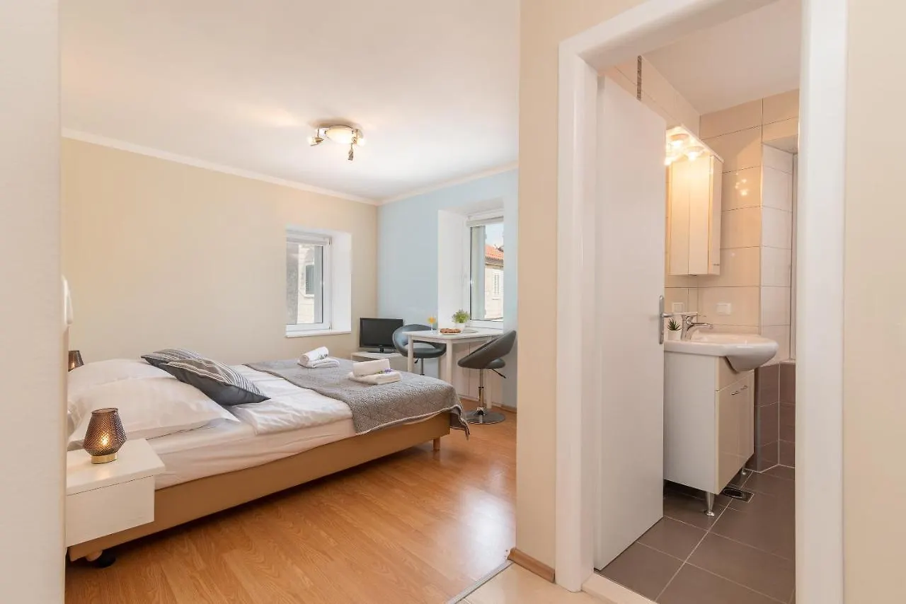 Apartments Leonarda Trogir