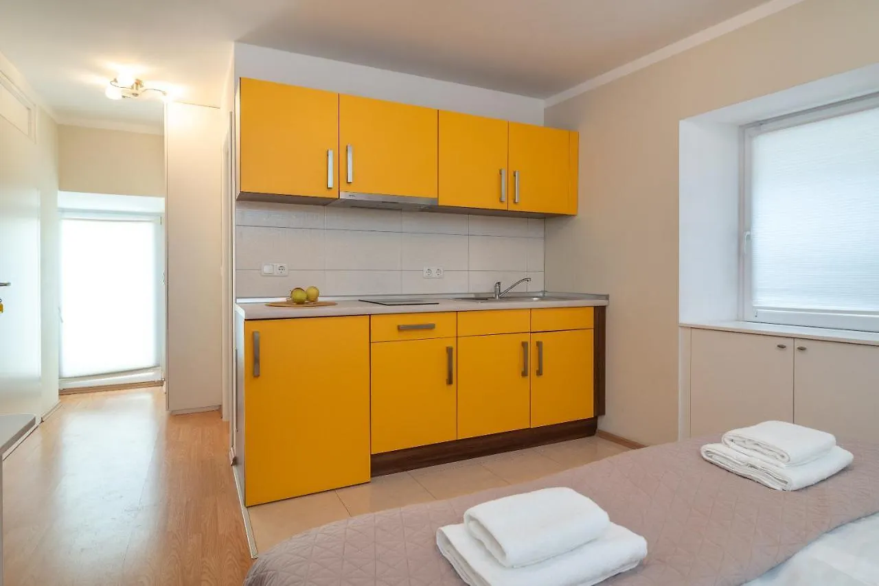Apartments Leonarda 特罗吉尔 克罗地亚