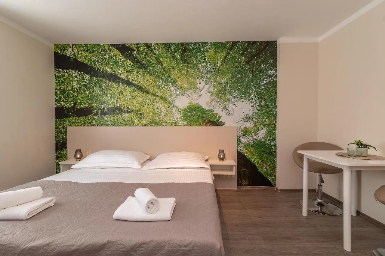 Apartments Leonarda 特罗吉尔
